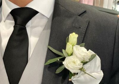 Accessoire fleurs de mariage pour veste d'homme